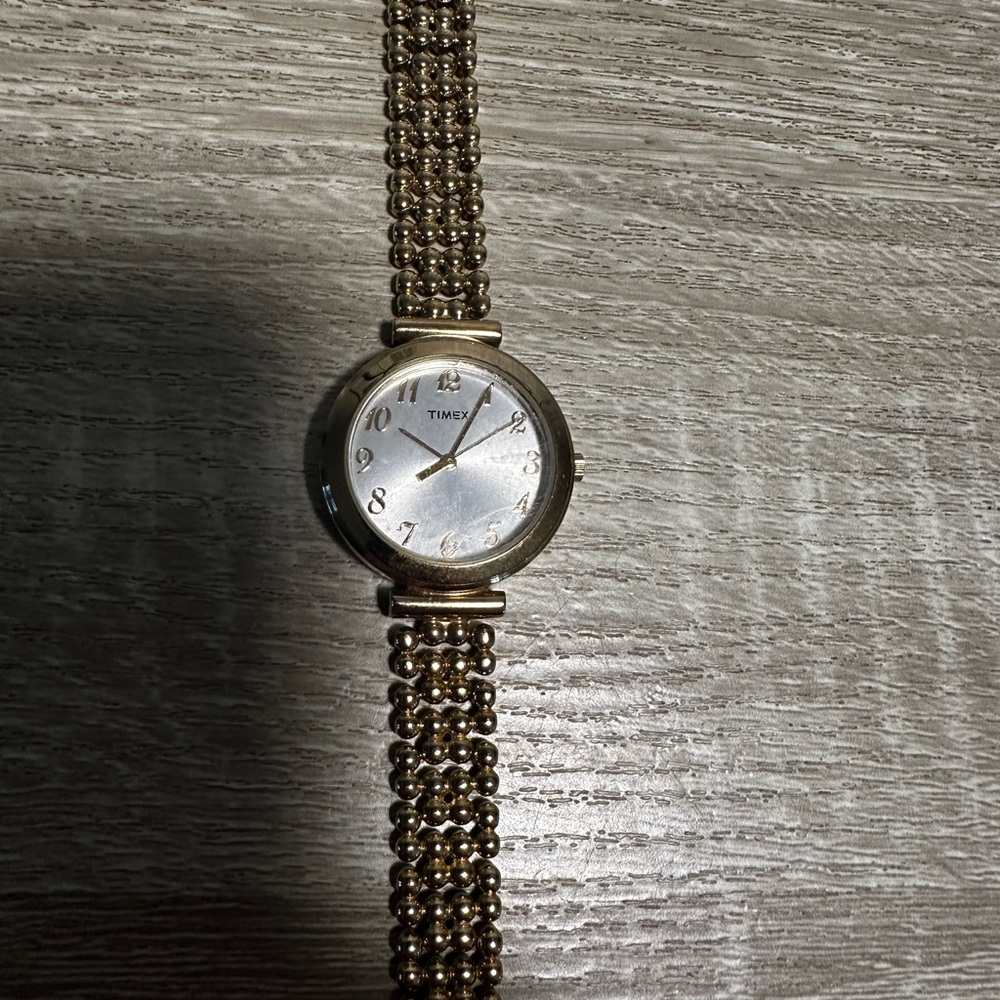 Timex Gold-Tone Watch Minimalist Design Elegant Accessory - Needs new battery